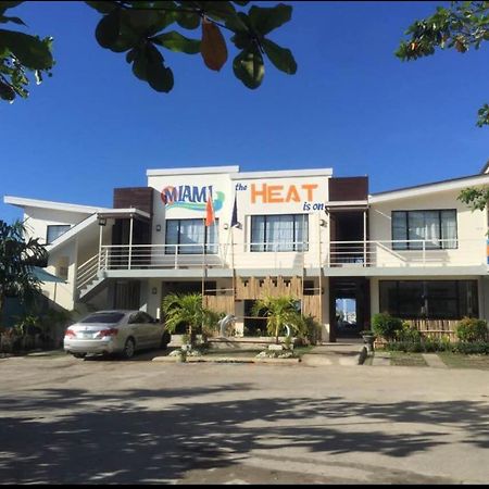 Miami Heat Beach Resort Morong  Kültér fotó