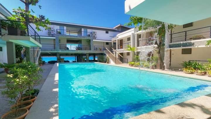 Miami Heat Beach Resort Morong  Kültér fotó