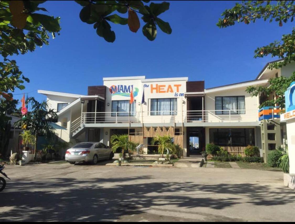 Miami Heat Beach Resort Morong  Kültér fotó
